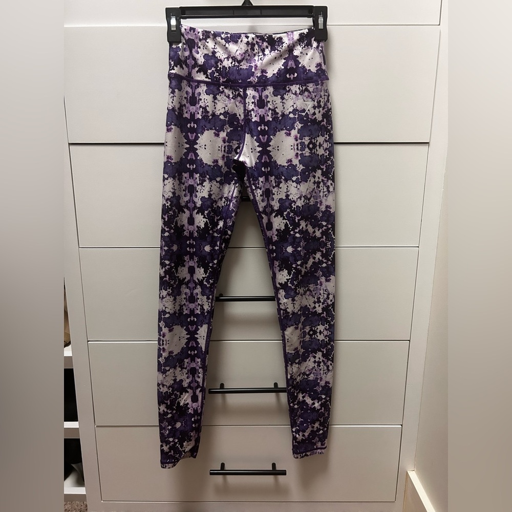 Gymshark purple and white leggings